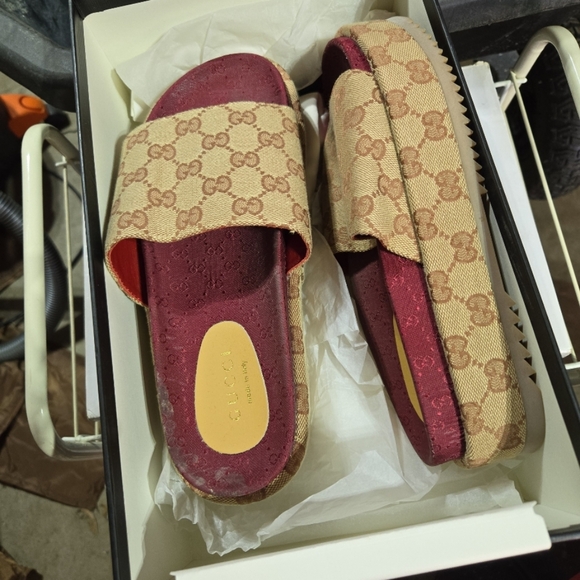 Gucci sandals - Picture 1 of 5
